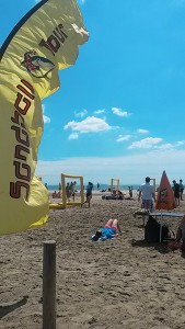 sandball-tour-2015-port-saint-louis-drapeau